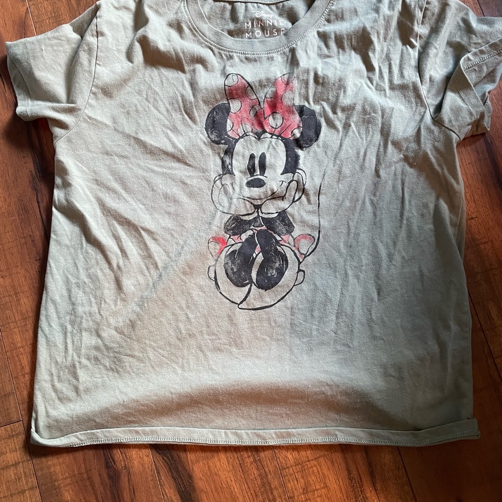 Disney Minnie Mouse ladies size large tee